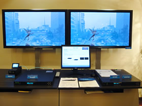 写真「商談会場内にあるHVE9200の展示の様子」